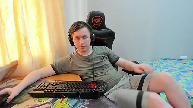 iliaskrislove live cam on StripChat