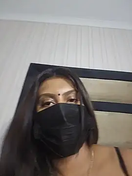 TemptingMiss_Daisy webcam