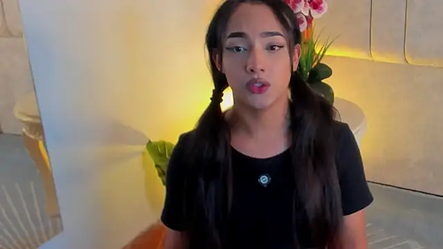 AriBloom7 webcam