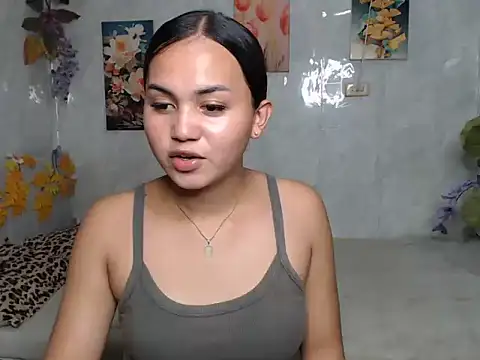 ur_asiankat webcam