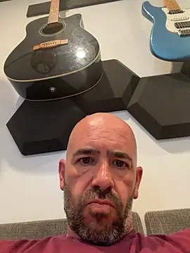 Italianstallion2756 live cam on StripChat