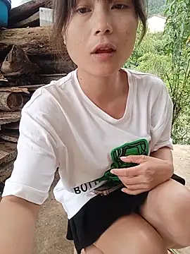 Linda-yiyi live cam on StripChat