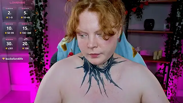 cassie_xkiss (F young) - suck nipples
