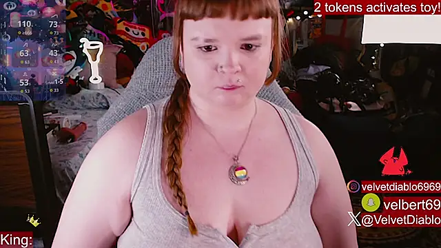 velvetdiablo (F young) - Butt plug and ass worship 5 min!