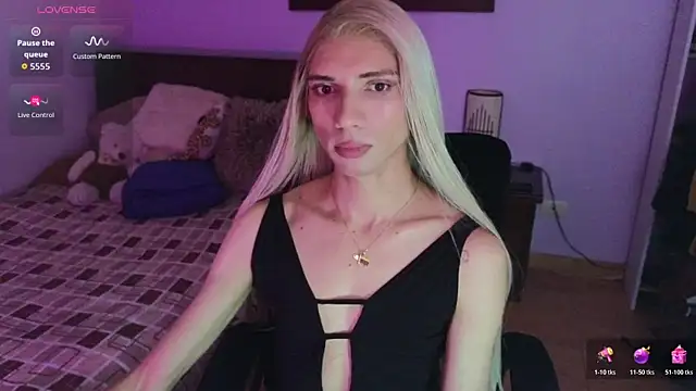 mirandahabach333 live cam on StripChat