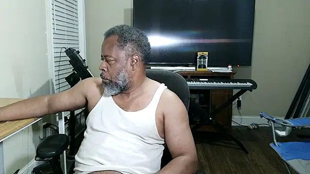 cleozevo1961 (M grandpa) - #american #beardy #big-cocks #black-hair #cam2cam #chunky #dirty-talk #ebony #grandpas #luxurious-privates #orgasm #recordable-privates #recordable-publics #sexting #small-audience #straight