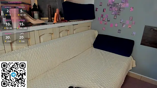 Anna_Coolidge live cam on StripChat