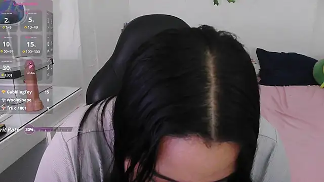 Juicy_elenxx live cam on StripChat