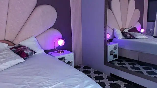 LolaGray__ webcam