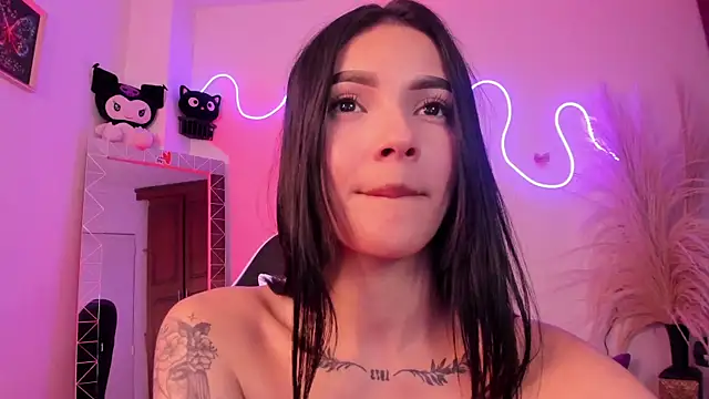 carolineevanss_11 - CarolineEvanss_11's free webcam - UK Sex Cams