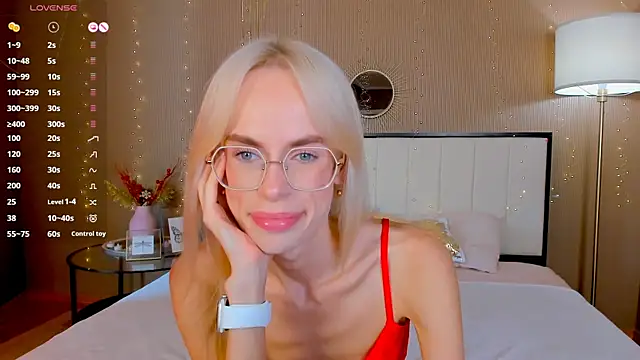 bellatip live cam on StripChat