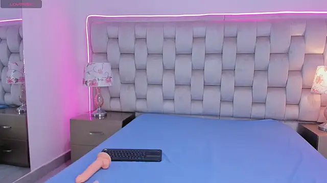 SalomeBins webcam