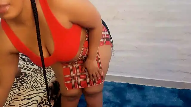 GiantBootyMilf webcam