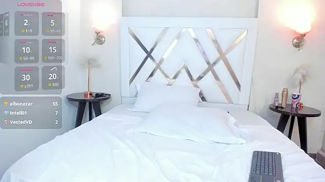 Sky_Collins_ webcam
