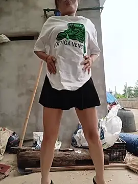 Linda-yiyi live cam on StripChat