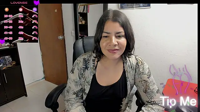peanut_tangerine live cam on StripChat