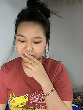 Almira6868 webcam