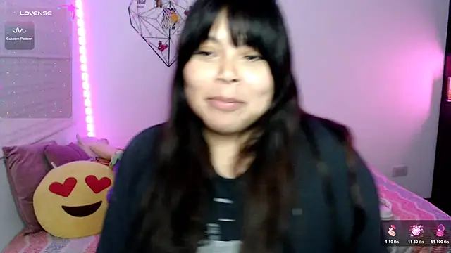 EllieMoonX webcam