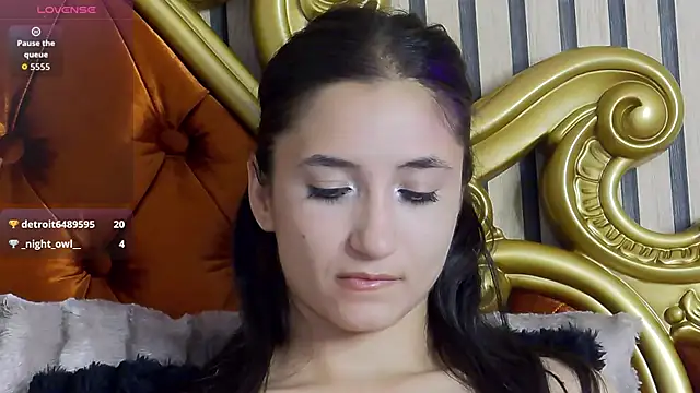 CarolinaBlair live cam on StripChat