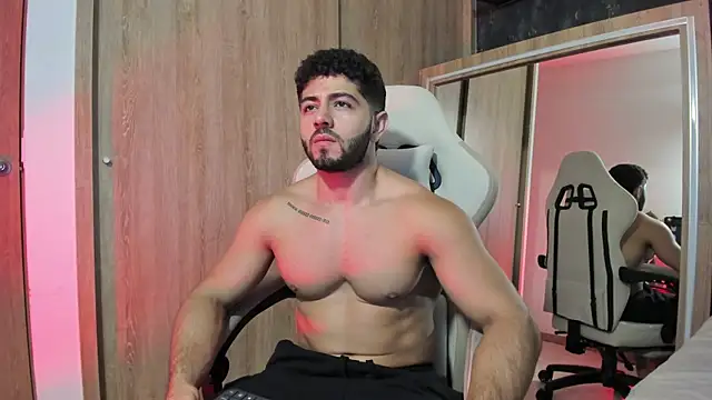 Thiago_moretti live cam on StripChat