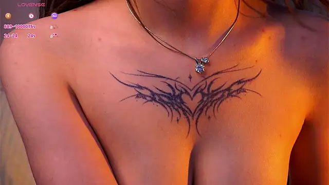ClarineCasebolt live cam on StripChat