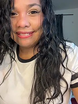 Rashell1_Queen live cam on StripChat