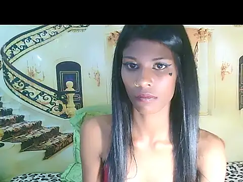 IndianSilkySpice live cam on StripChat