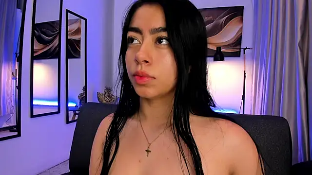 sofiaa_snoww live cam on StripChat