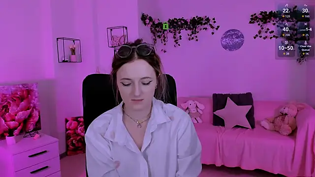 luna_berryy webcam