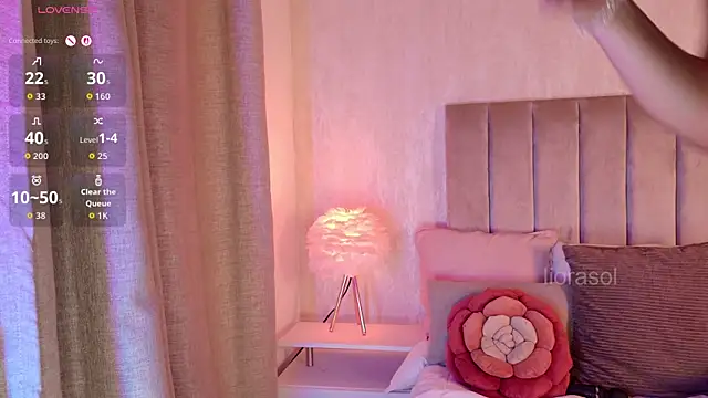 Liora_Sol webcam