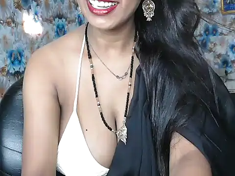 NottyMomo webcam