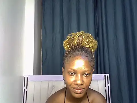 Prettyluxee webcam
