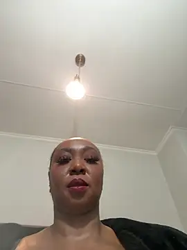 Bootyliciouse21X webcam