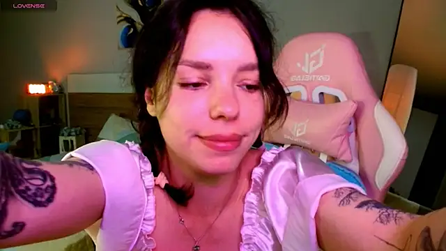 Maya_Campbell webcam