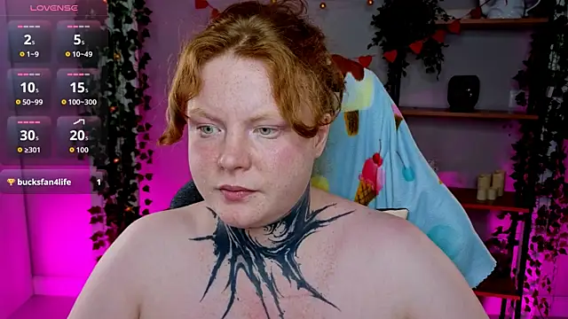 Cassie_xKiss live cam on StripChat