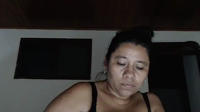 adrixxx38 live cam on StripChat