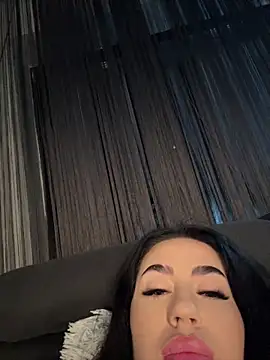 Andrestarr live cam on StripChat