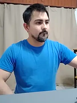 Bradd_32 live cam on StripChat
