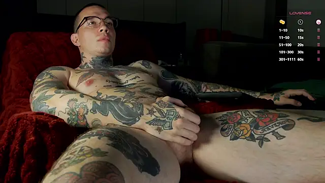 Tommy_cat live cam on StripChat