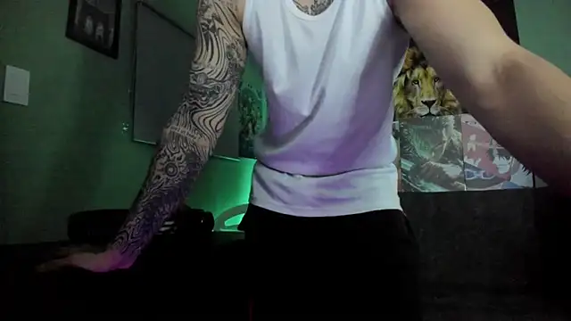 Dominatofstupid webcam