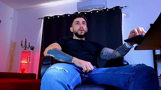 MightyAaron66 webcam
