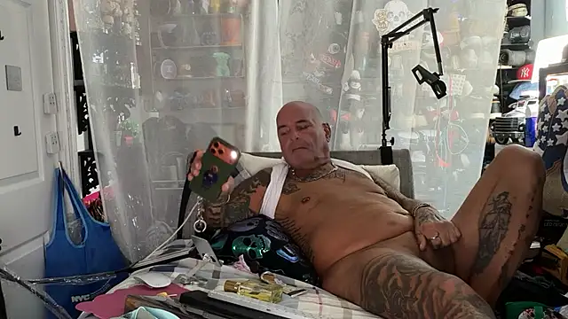 lovetatts64 webcam