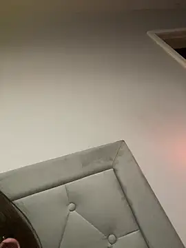 sexyBrunettex1 webcam