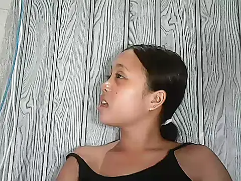 Yours_AsianPinayGirl18 webcam