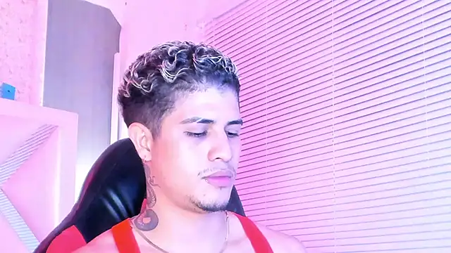dominic_connor webcam