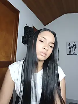 Leilaplus0s webcam