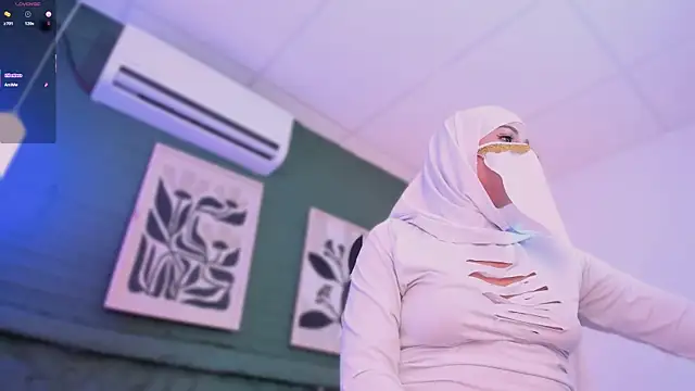 aisha_k webcam