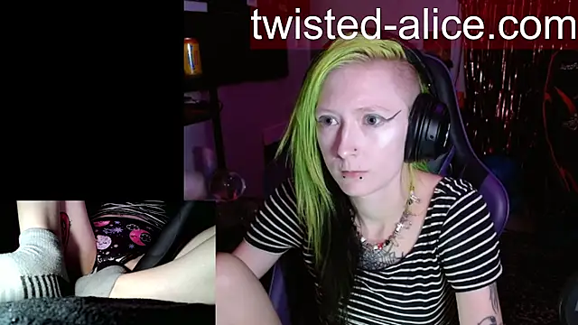Twisted_Alice webcam