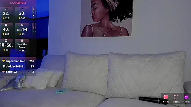 HollyEvanz webcam