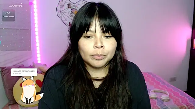 EllieMoonX webcam
